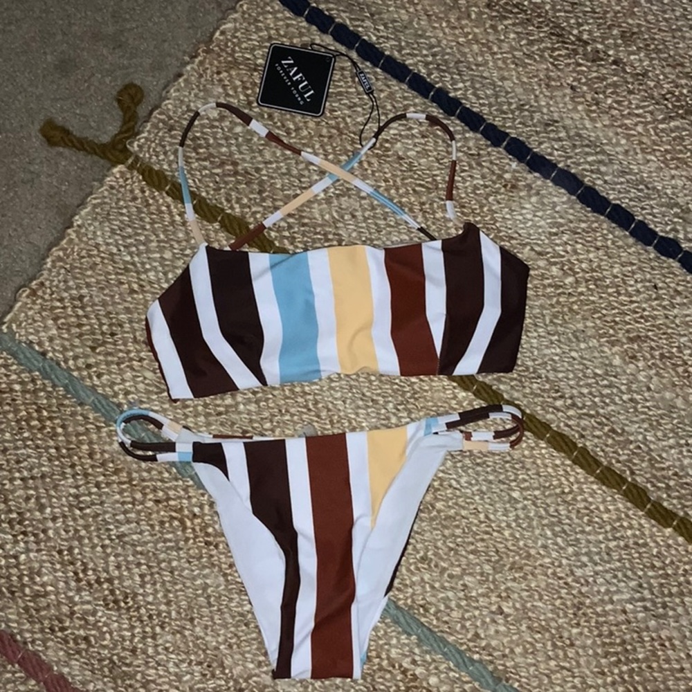 Strappy back bikini with tags and liner intact!
